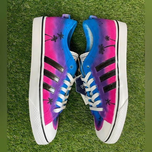 Addidas custom size 11.5 - Picture 3 of 8